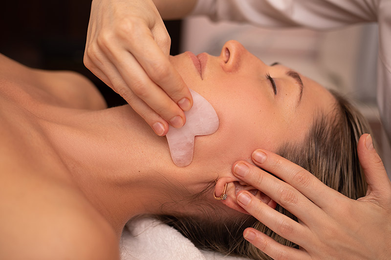 Institut de beauté au Mans : focus sur les meilleurs produits de soins du visage pour une peau saine